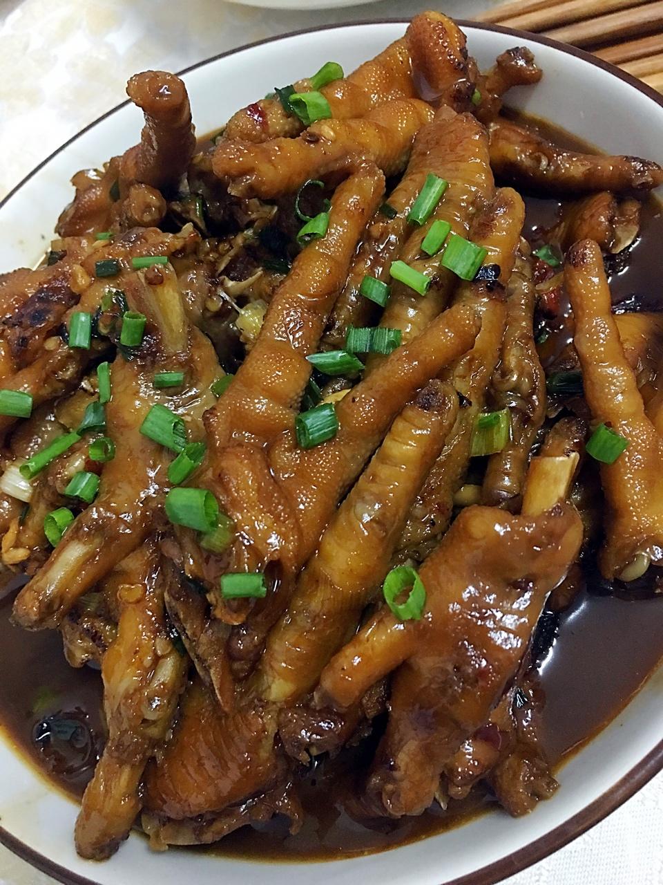 我才是小小仙女做的秘制红烧鸡爪