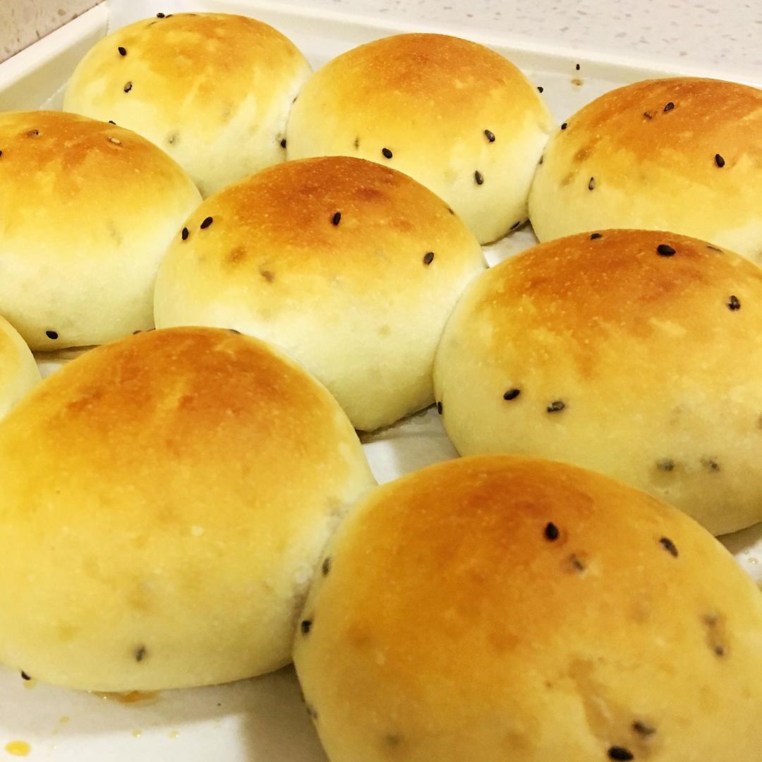 最好吃的餐包--鲜奶大餐包