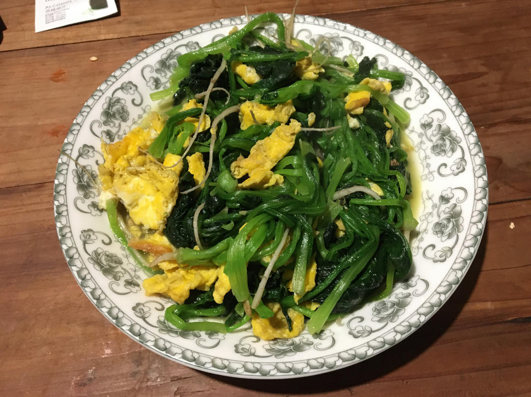 可缓解用眼疲劳的鸡蛋炒菠菜来啦