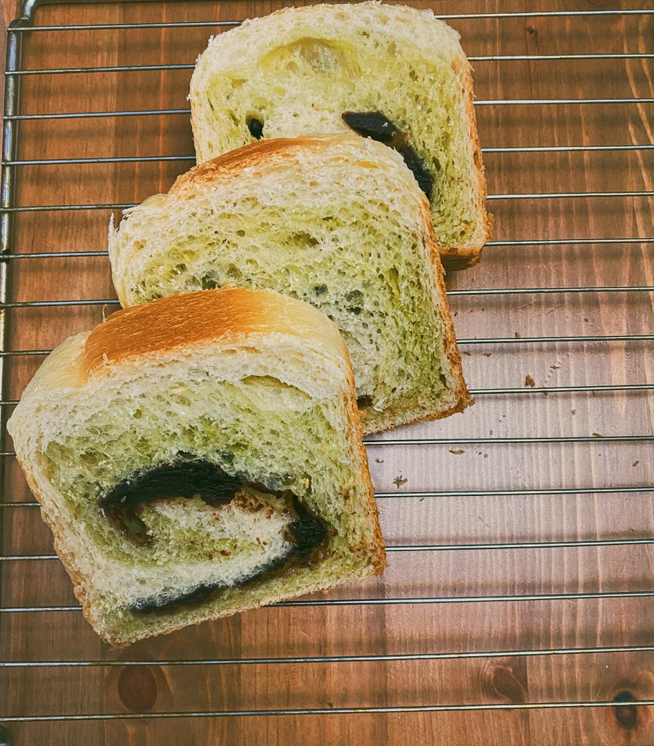 清香柔软的抹茶红豆吐司