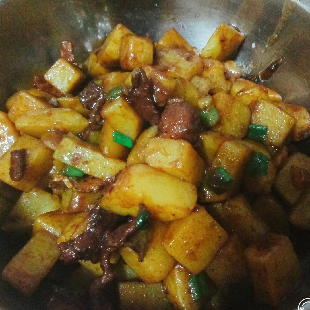 土豆红烧肉