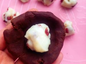 超有料的～蔓越莓麻薯夹心巧克力软曲奇的做法 步骤5