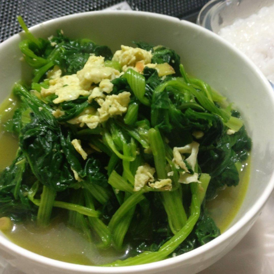 菠菜炒鸡蛋
