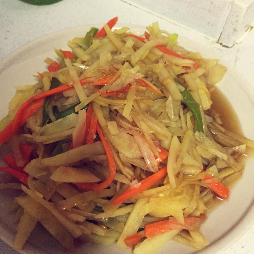 色彩缤纷醋溜土豆丝