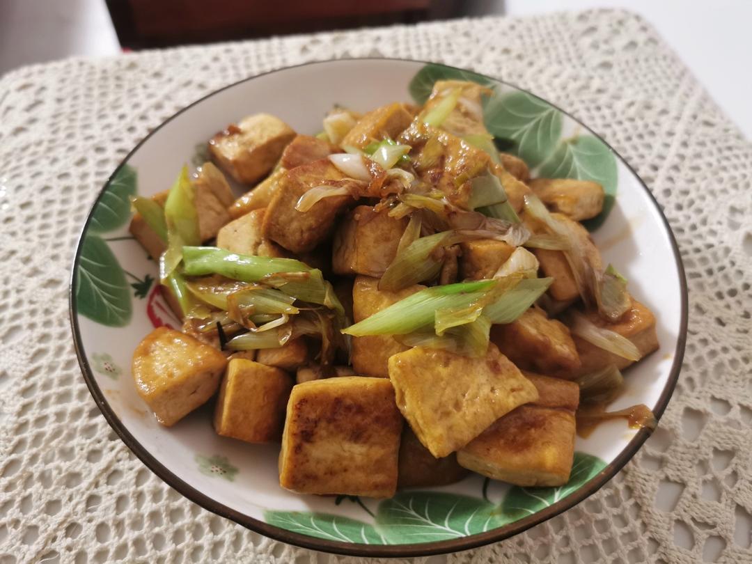 家常菜～莴苣叶炒豆腐