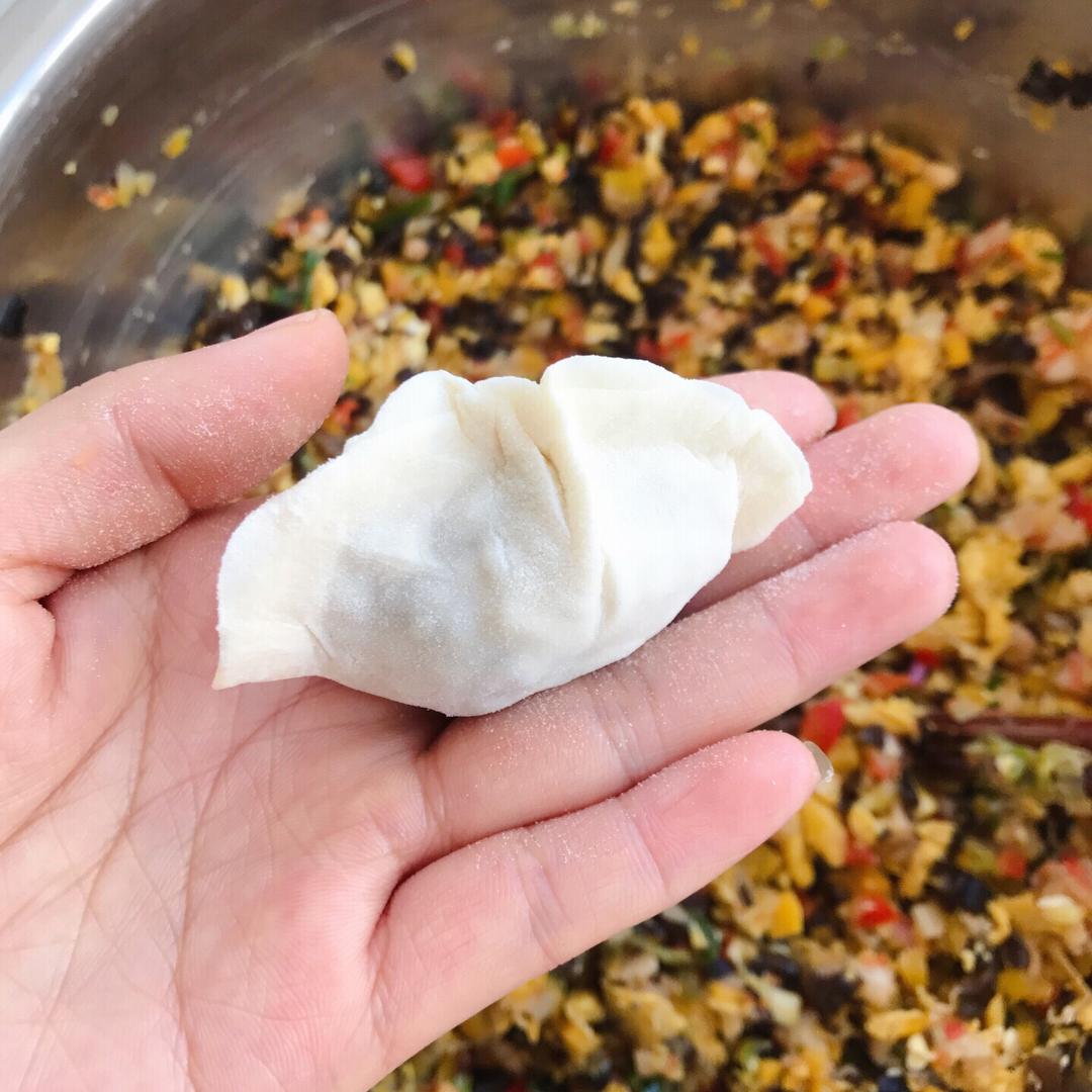 鸡蛋时蔬虾仁饺子