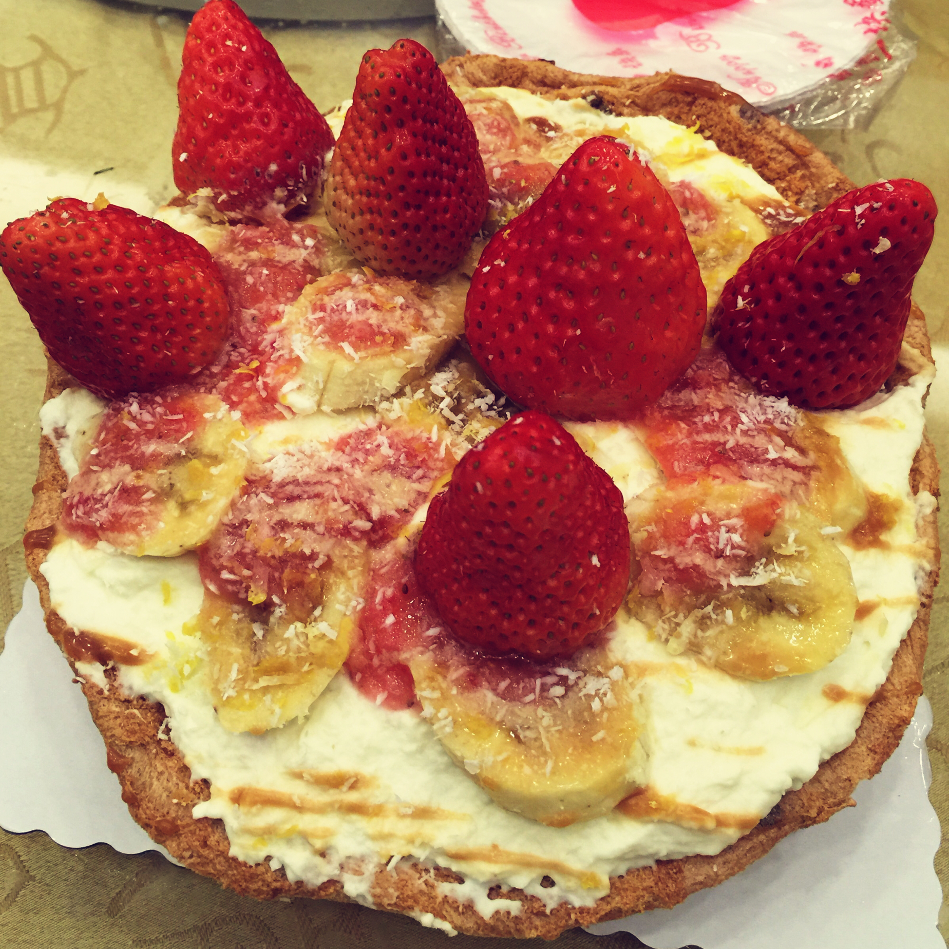 香蕉椰子焦糖百香果巴伐洛娃蛋糕[Banana,coconut,caramel & passion fruit pavlova]