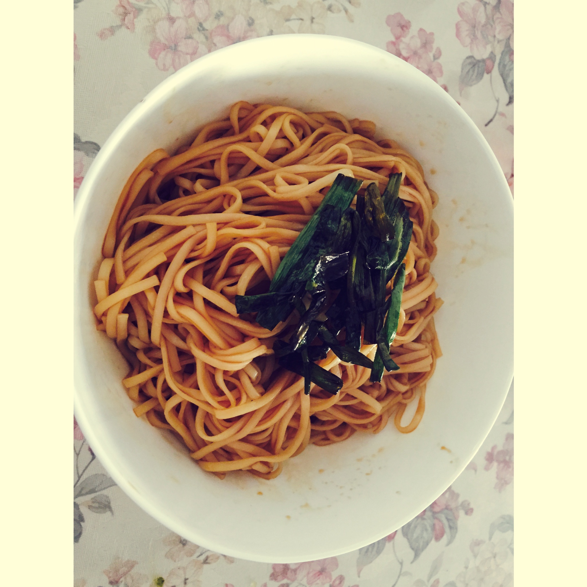 葱油拌面Spring Onion Noodles