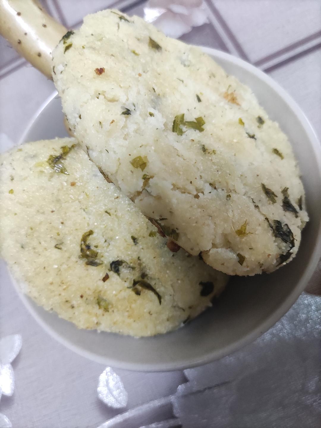 玉米面菜饼子（贴饼子）