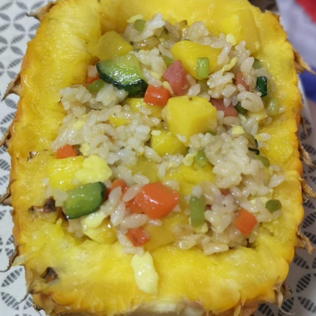 虾仁菠萝炒饭