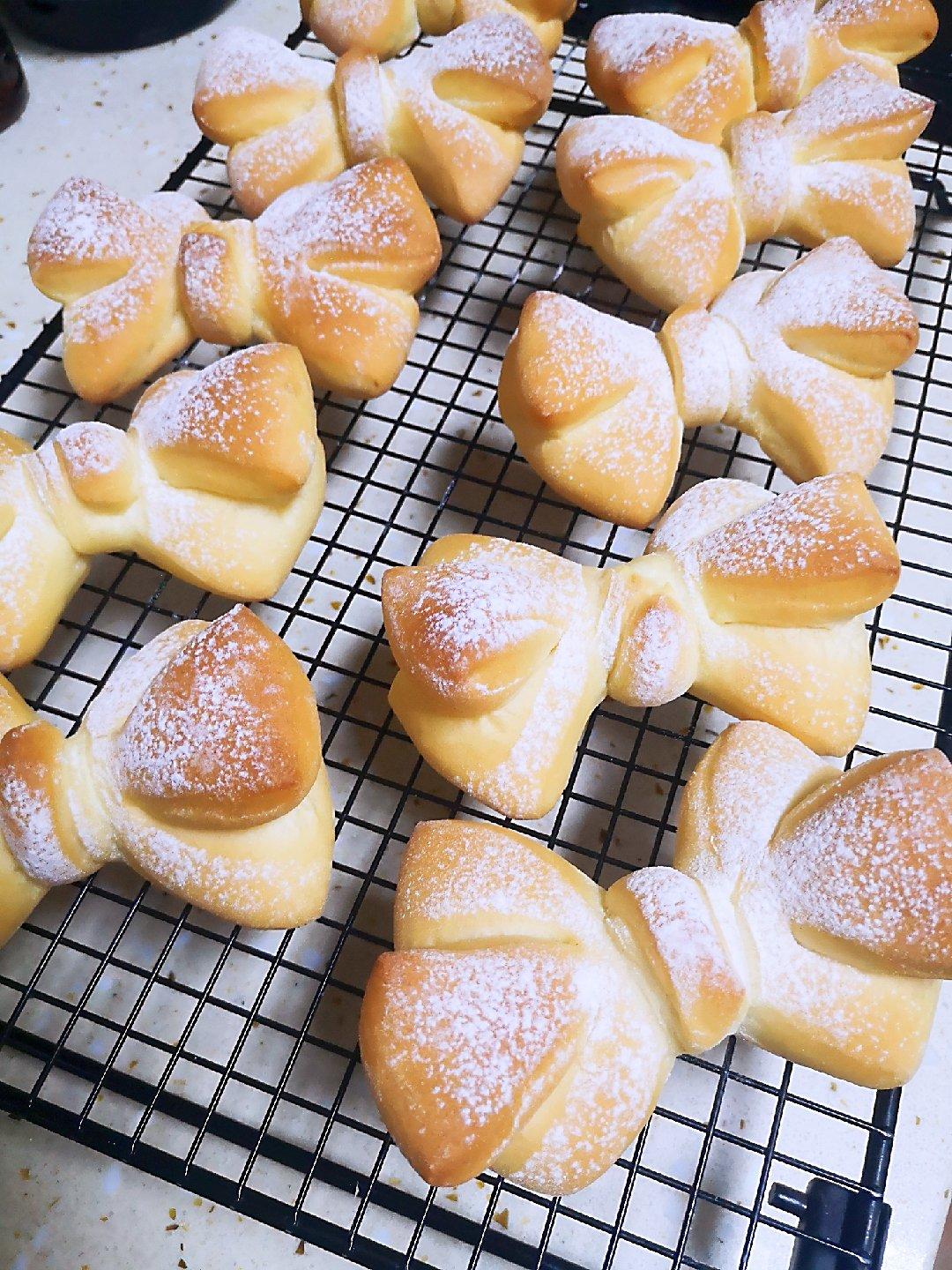 满满少女心的蝴蝶结🎀面包