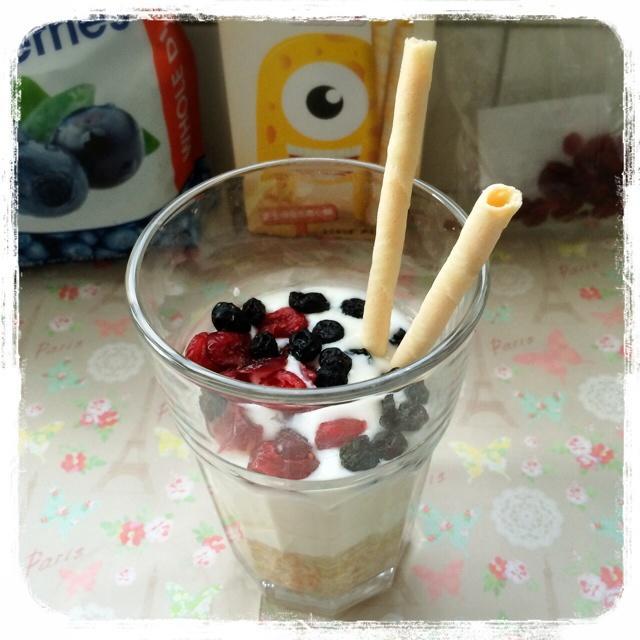 双莓燕麦酸奶杯的做法