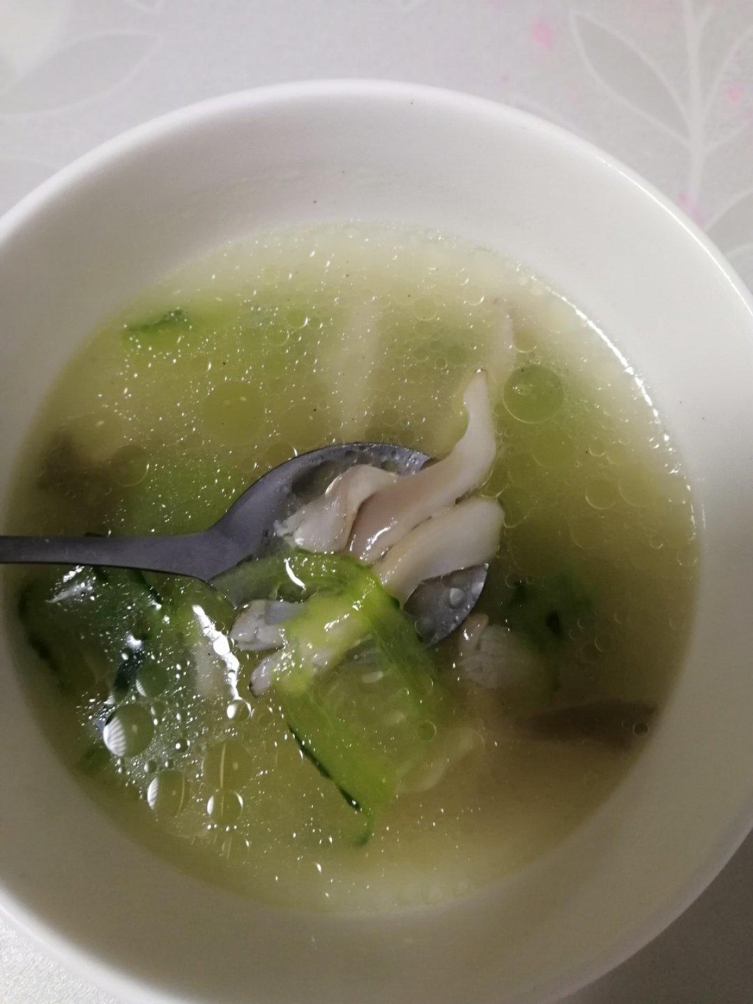 平菇黄瓜汤