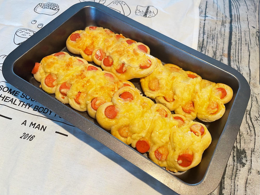 芝士火腿肠面包之#东菱电子烤箱DL-K30A试用#