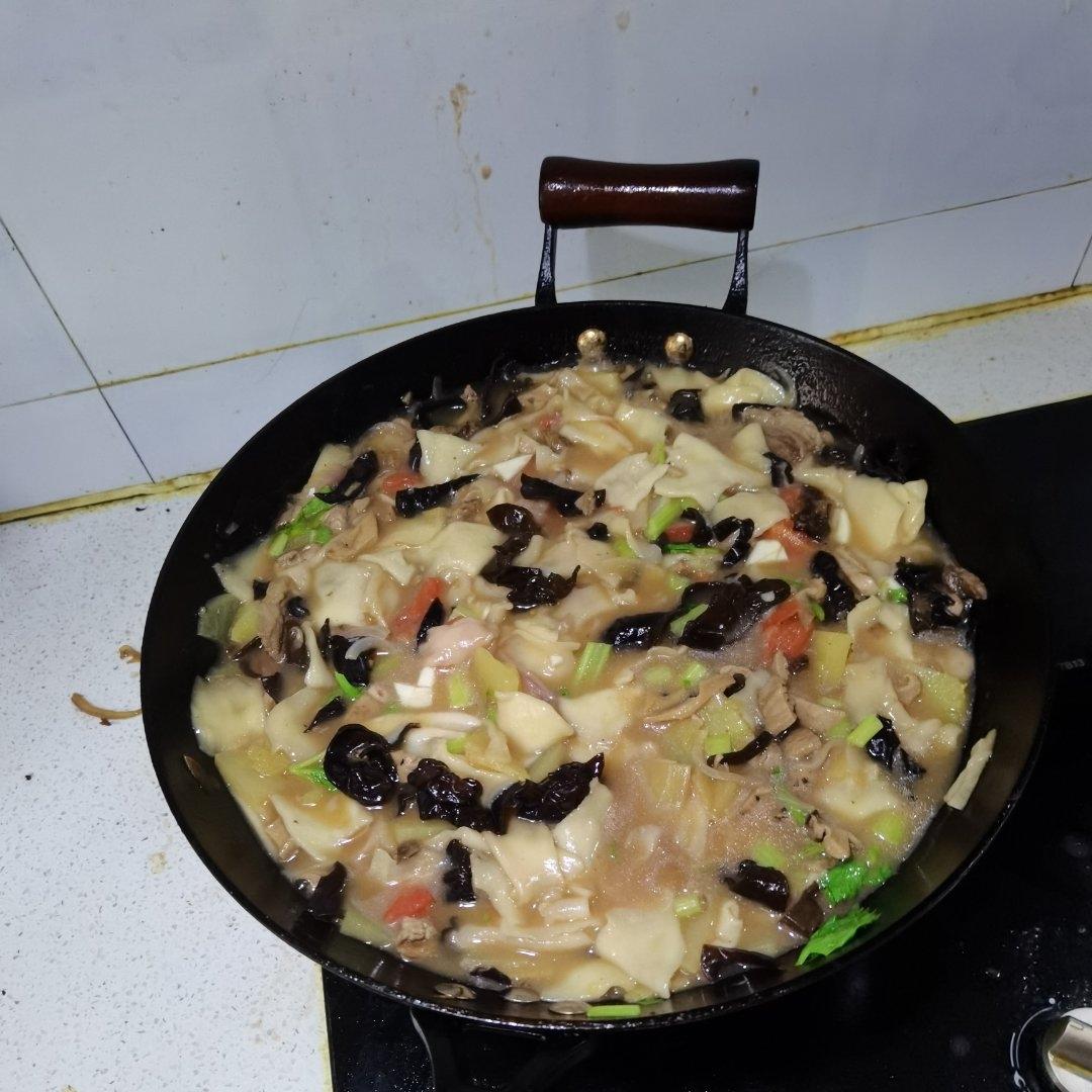 新疆野蘑菇羊肉汤饭