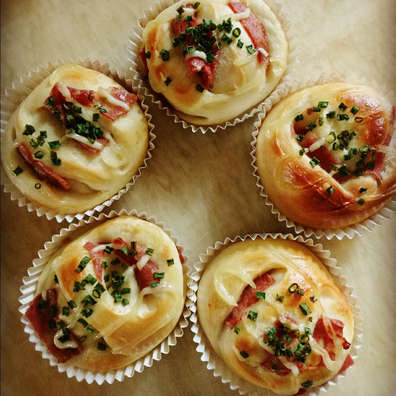 深受家人喜爱的松软面包——做法简单的汤种培根香葱面包