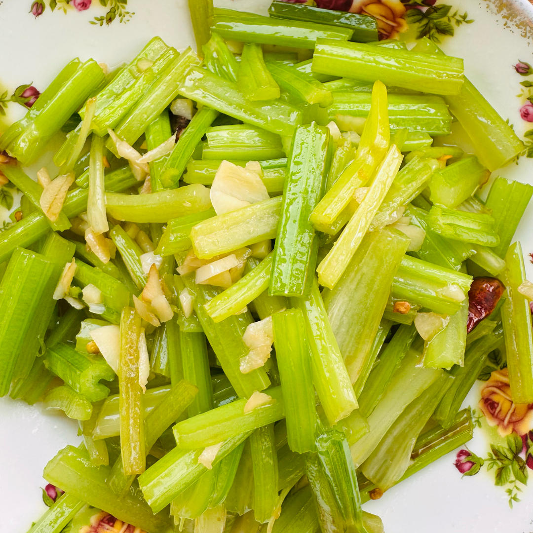 素炒芹菜