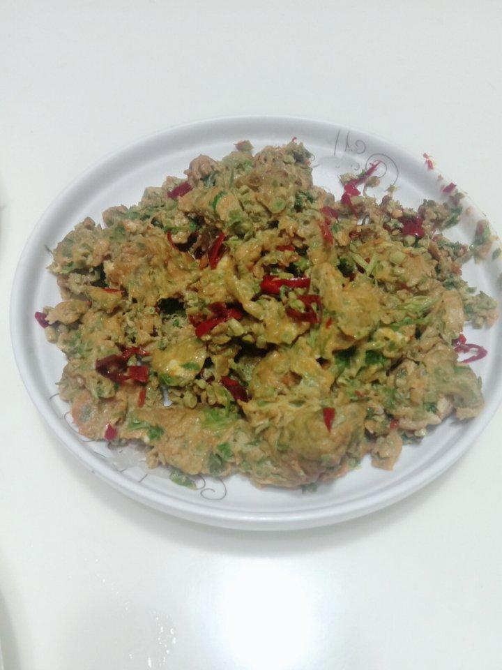 香椿芽炒鸡蛋