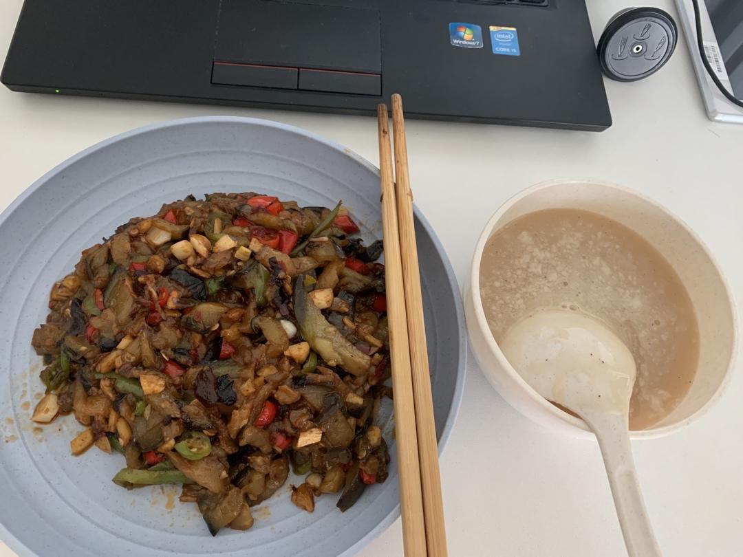 下饭神菜 酱爆茄子