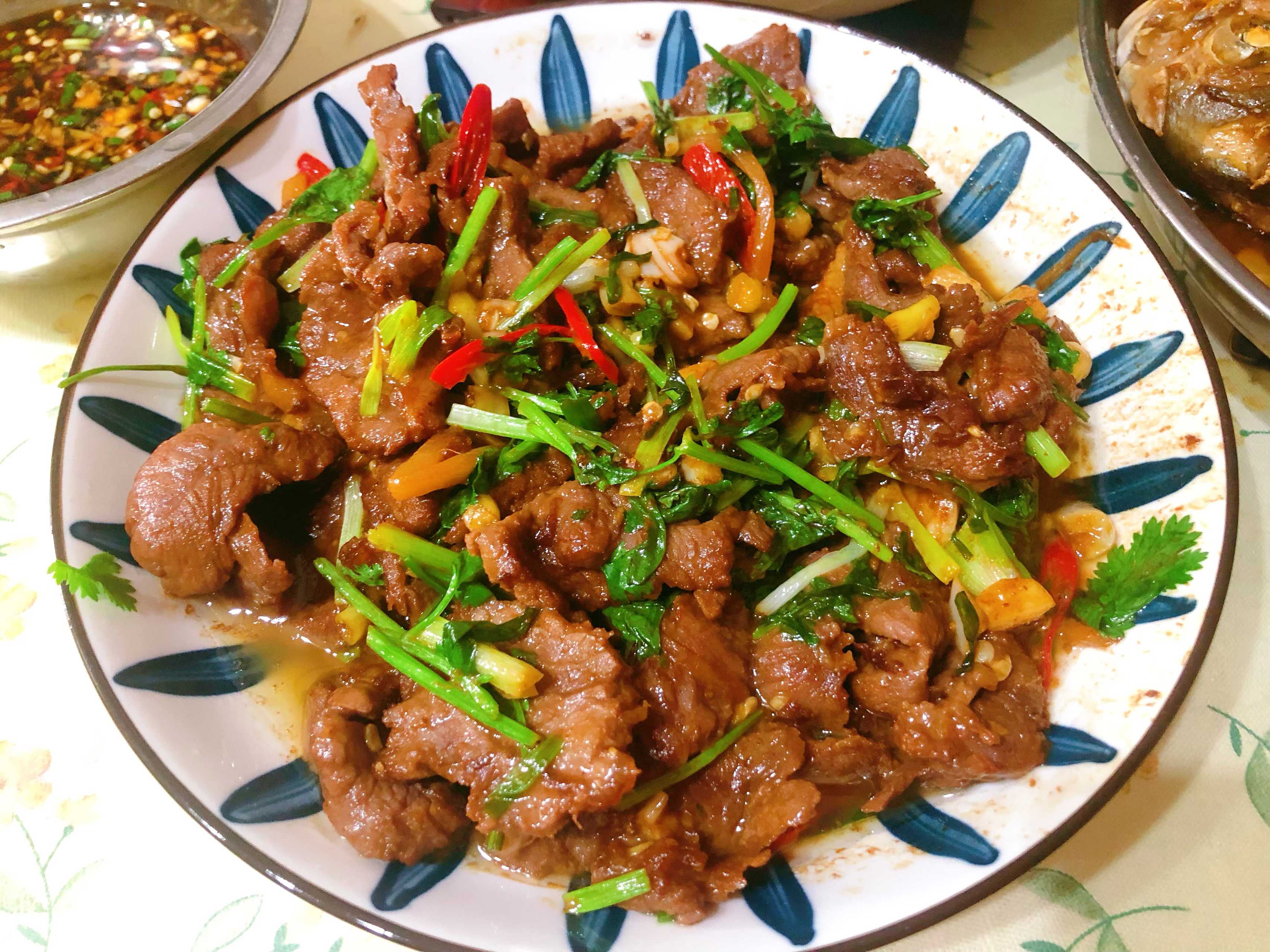 小炒牛肉（肉嫩味香）