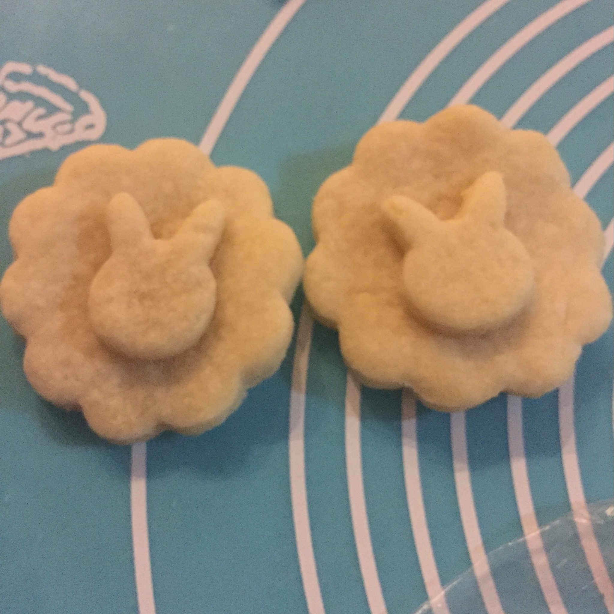 超简单！好吃又平整的糖霜饼干底的做法（附贴心小提示哦）