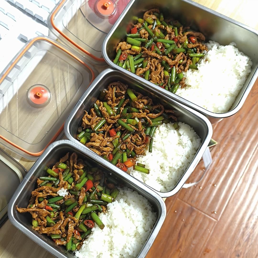 蒜苔炒肉末，三碗米饭都不够吃
