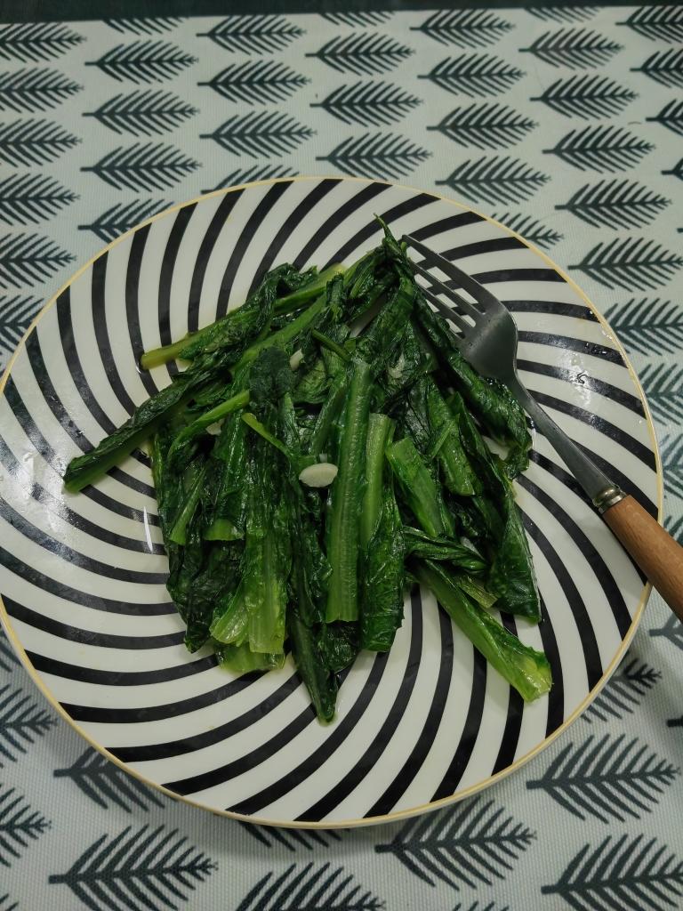 清炒油麦菜
