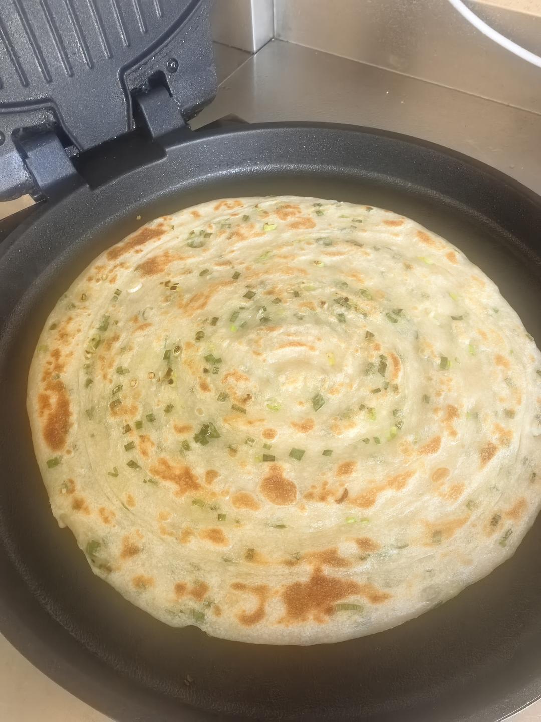 家常葱油饼 柔软多层 凉了也不硬 附细节视频详解