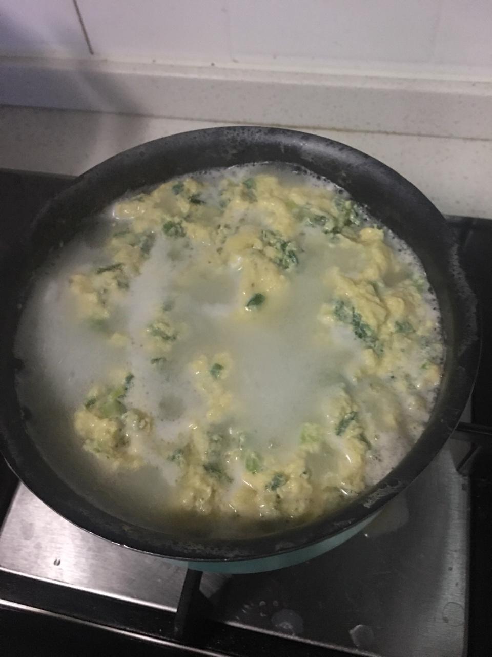 简单美味的葱花蛋汤的做法步骤图 极度深蓝 1 下厨房