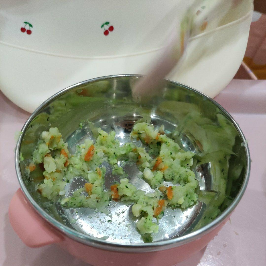 宝宝辅食8月+不需要面粉的「蔬菜土豆丸子」