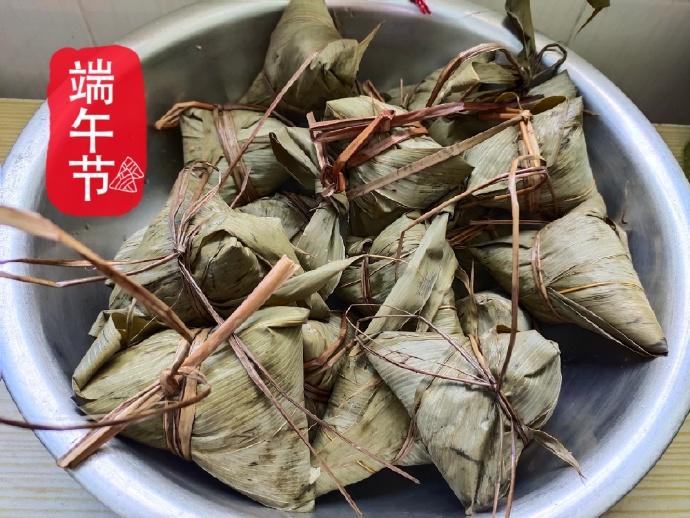 包粽子