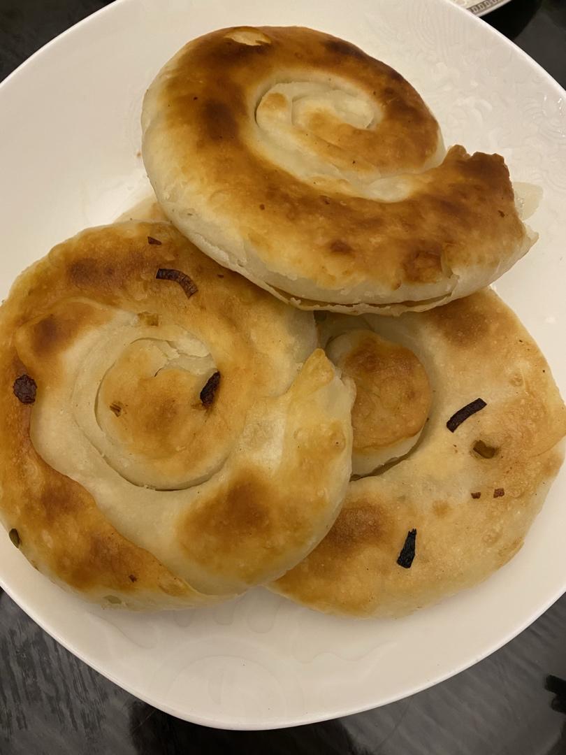 外酥里软的葱油饼