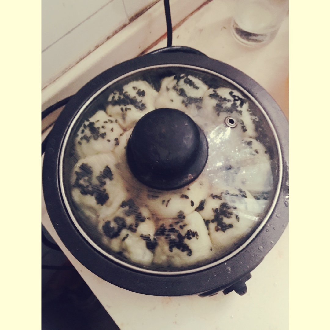 芝麻香葱虾仁生煎包