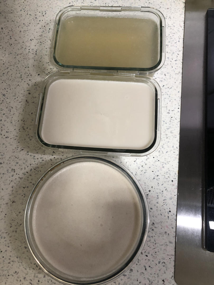 熬制肉皮冻---为小笼包做准备