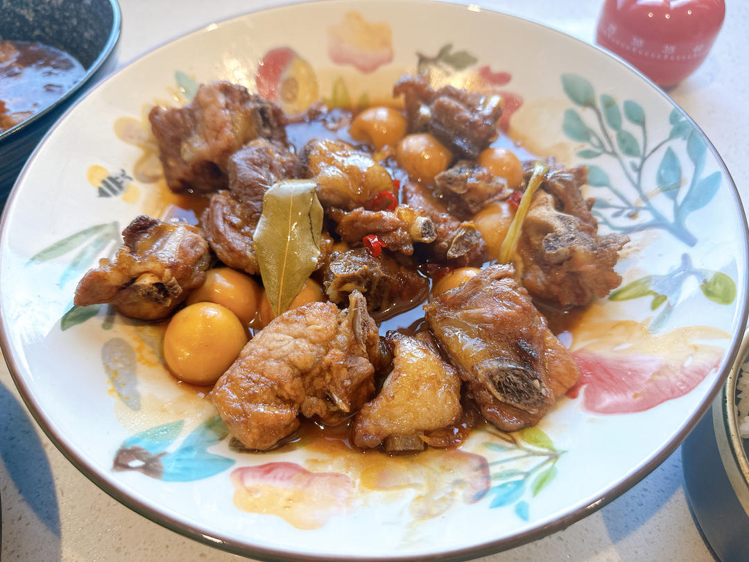 红烧肉炖鹌鹑蛋