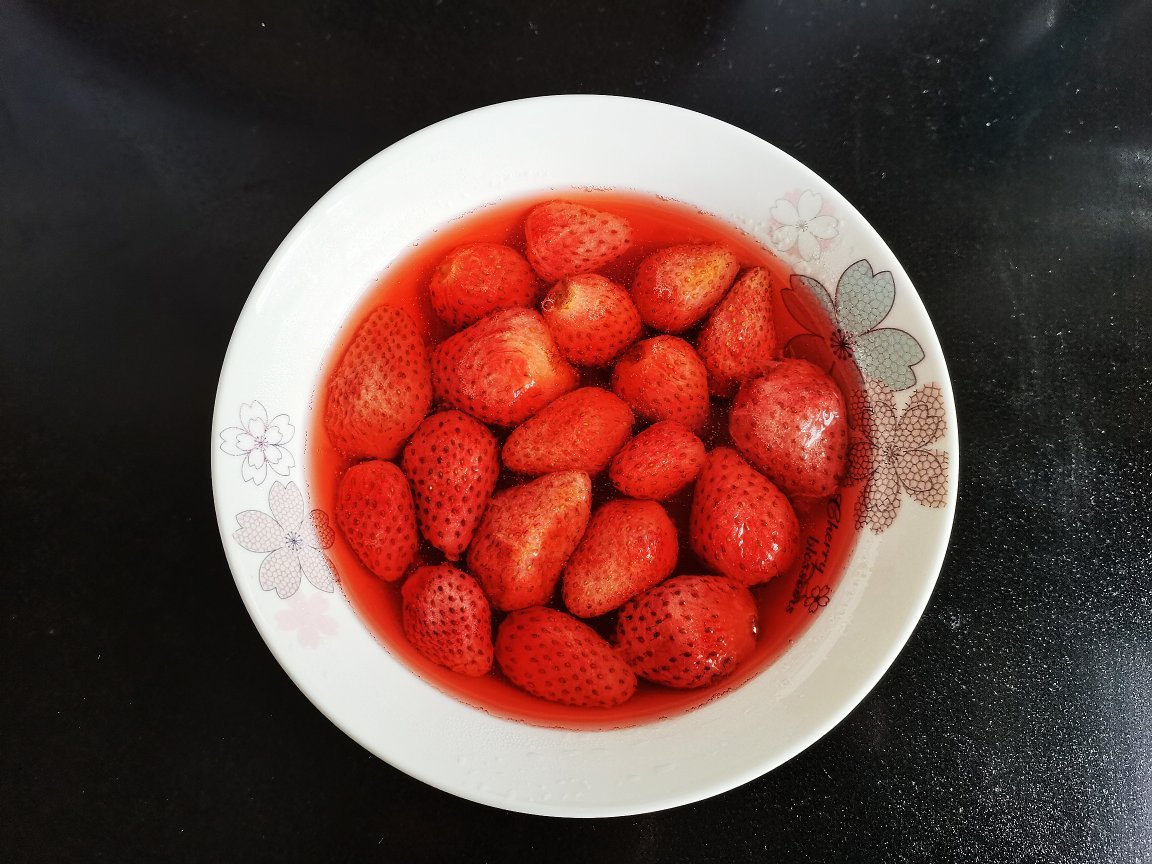 冰糖草莓蜂蜜饮