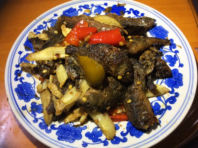 香辣小鱼干