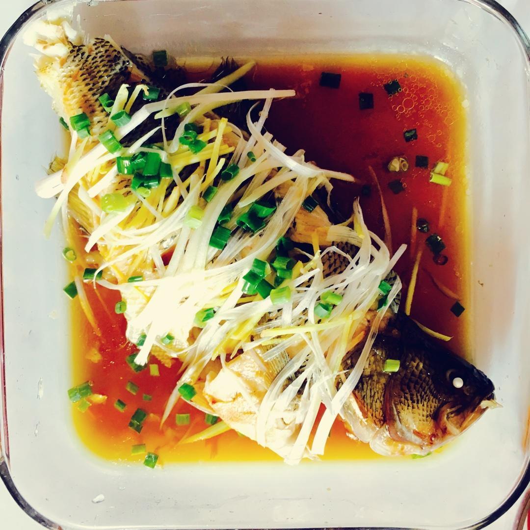 清蒸鲈鱼(微波炉)