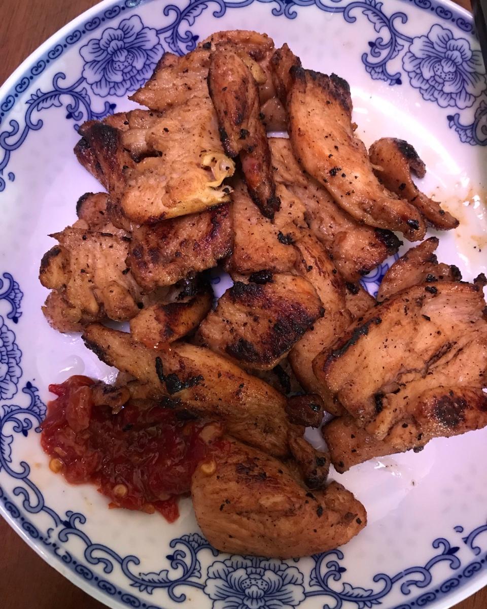 嫩香煎鸡胸肉（超简单减肥瘦身餐）