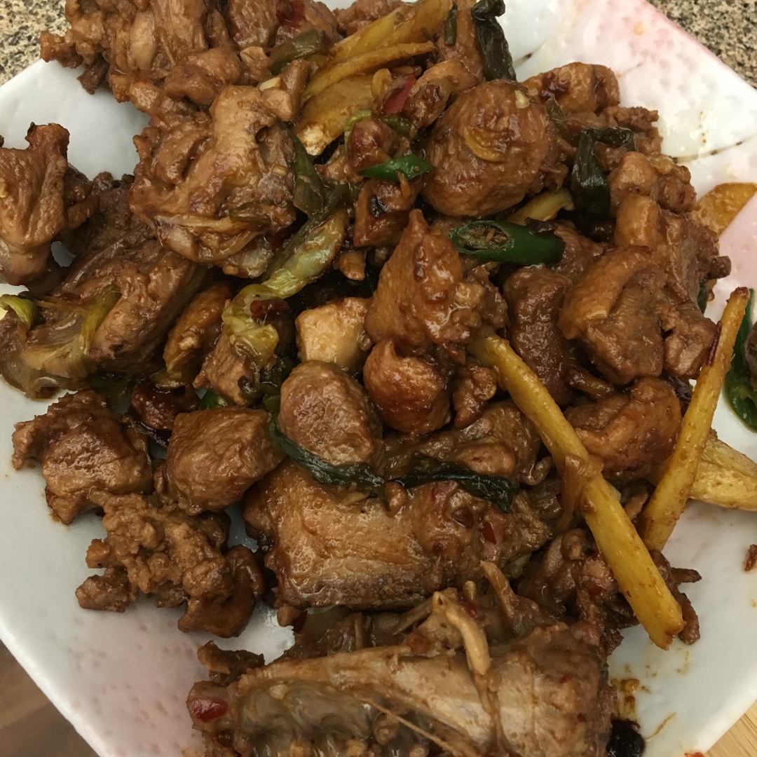 子姜焖鸭煲