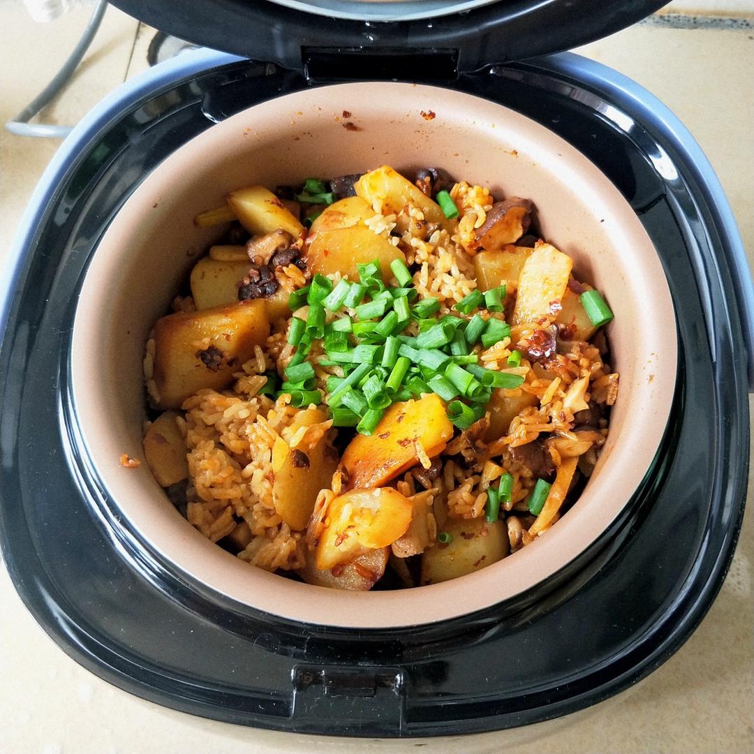 土豆焖饭（电饭锅版）