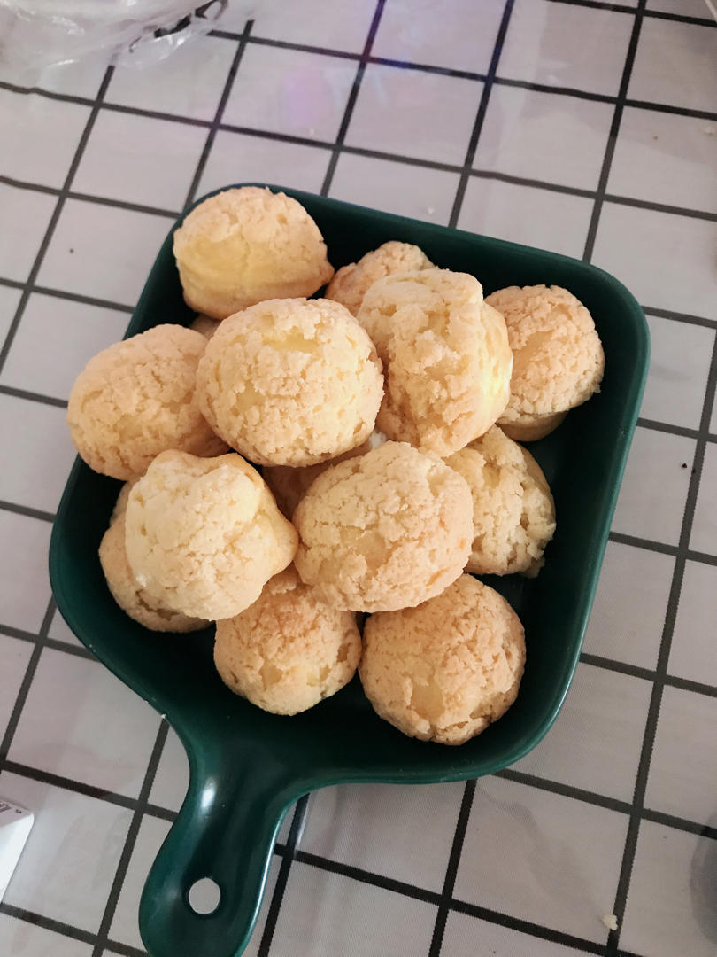 w绾青丝做的脆皮菠萝泡芙