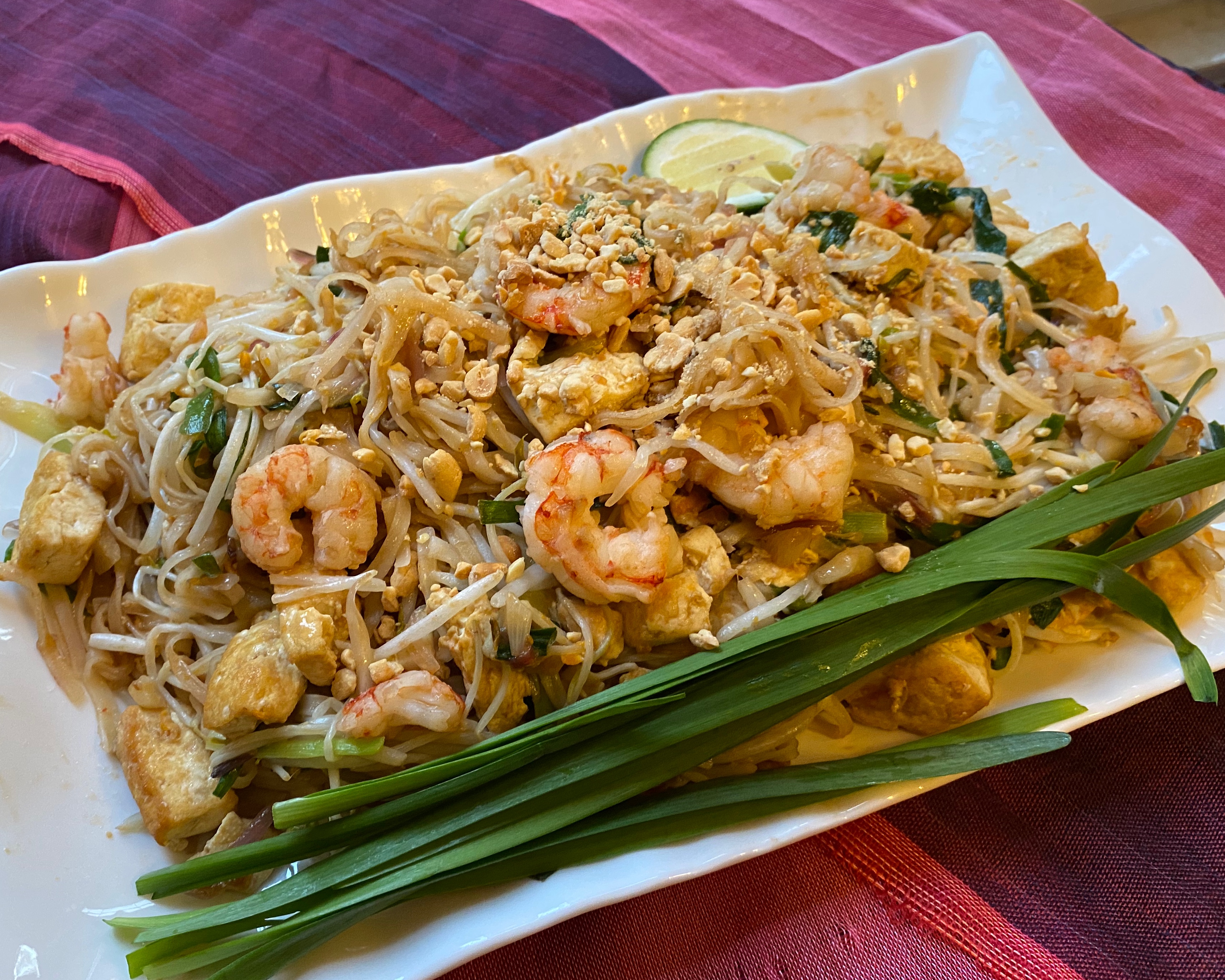 泰国的街头美食:大蝦炒粉Pad Thai泰式炒粉