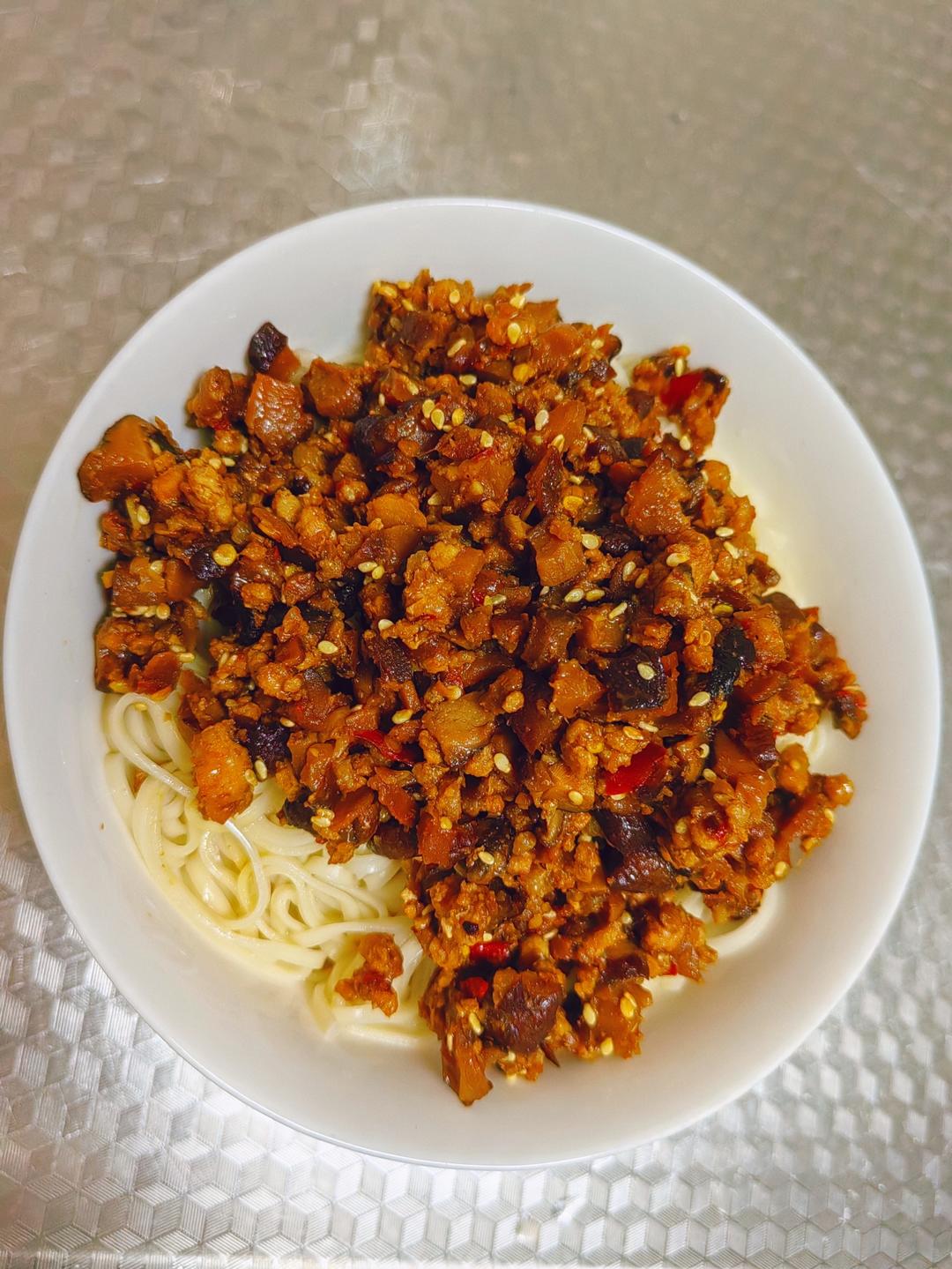 万能香菇肉酱下饭酱，香菇肉酱面，香菇肉酱盖饭
