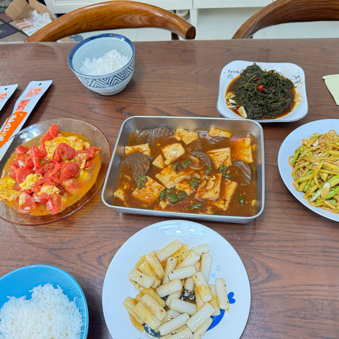 能吃三碗饭的红烧鸭血豆腐