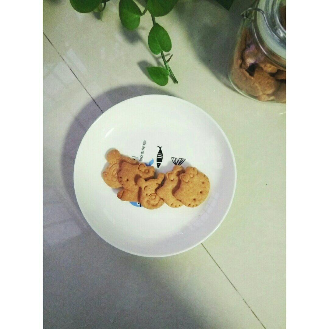 薄薄的，脆脆的，减肥期也能吃的全麦苏打饼干