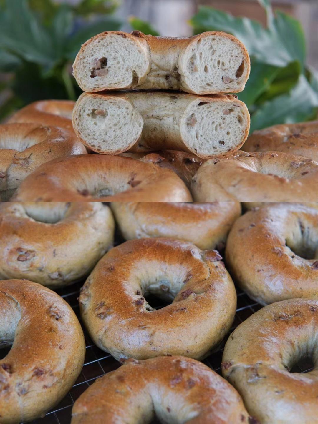 广东风味面包，橄榄菜牛肉贝果，这个味道真的太爱了！