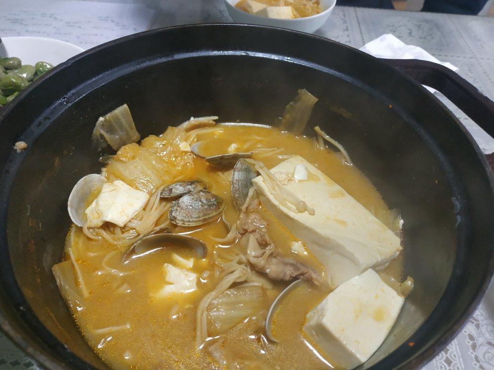 辣白菜五花肉豆腐蛤蜊汤【昨日的美食sp】