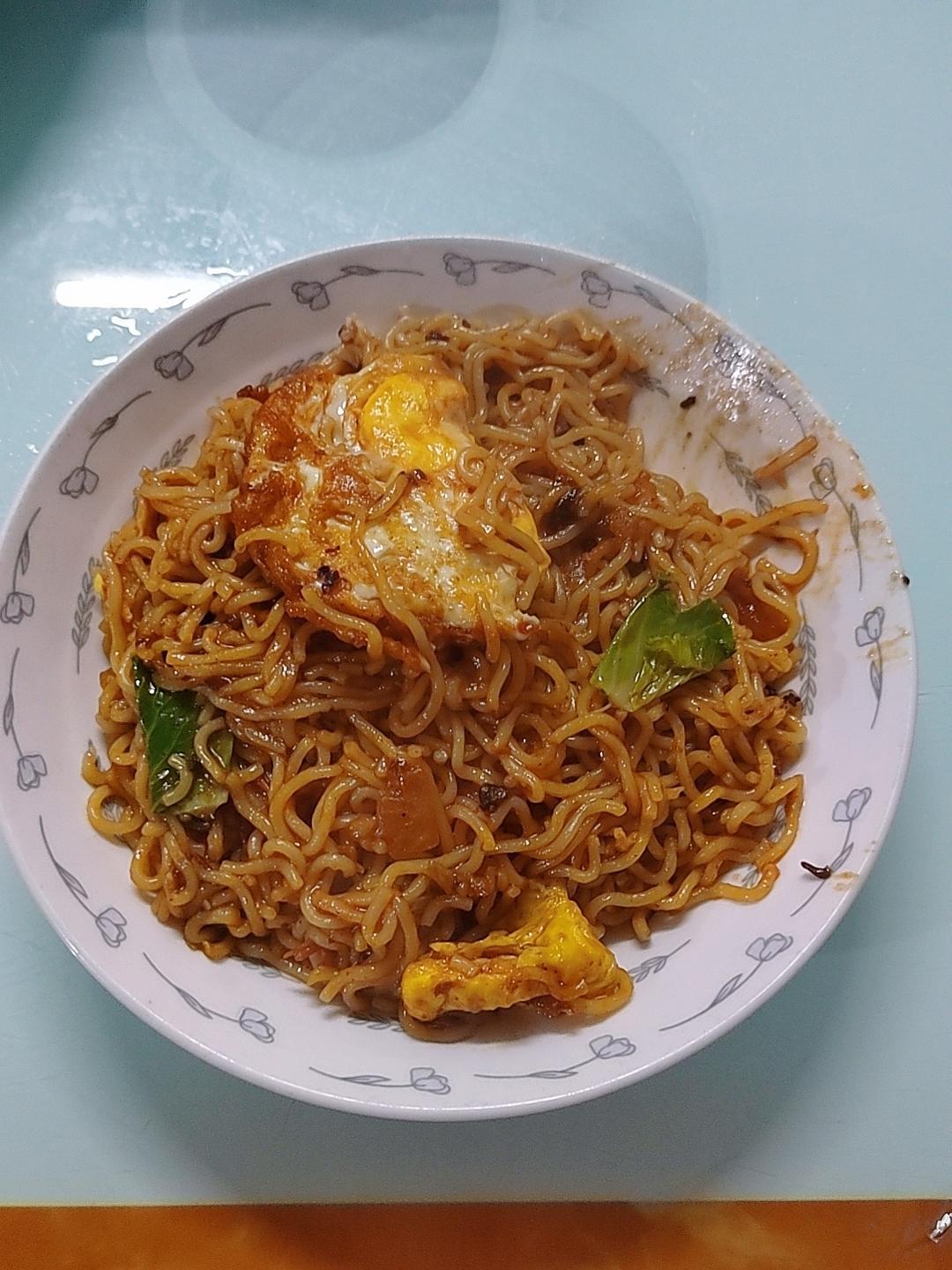 秒杀路边摊✨好吃到没朋友‼️懒人炒方便面🍜
