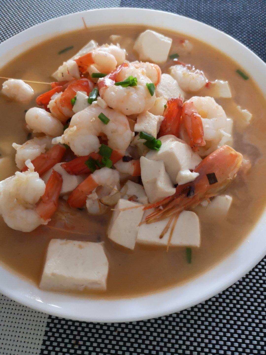 鲜虾豆腐汤